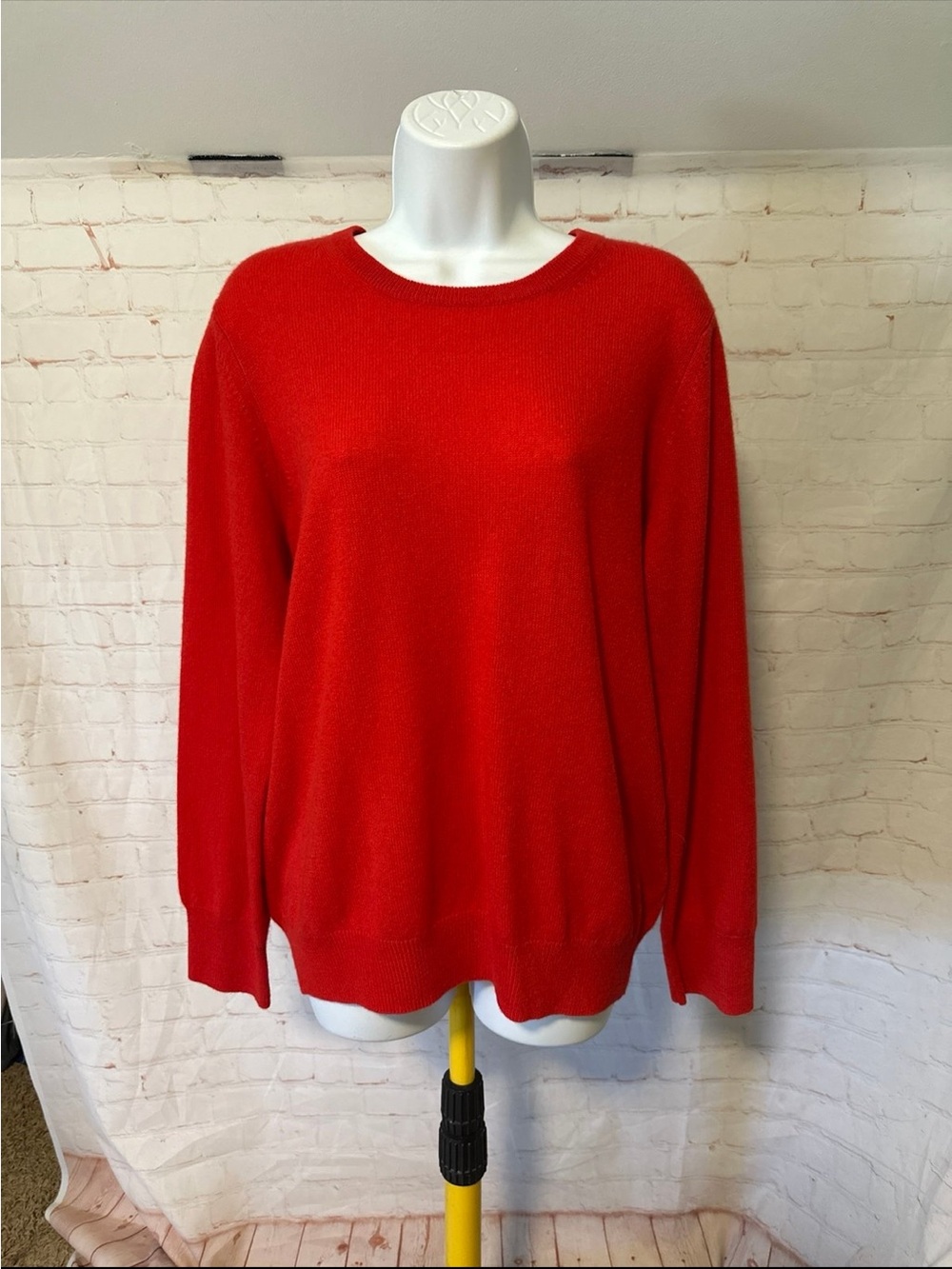Naadam Red 100% Cashmere Crew Neck Sweater XL
